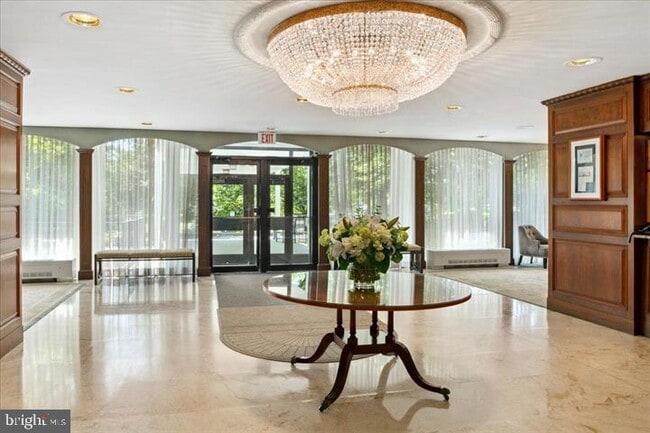 Building Photo - 4501 Arlington Blvd Unit 718