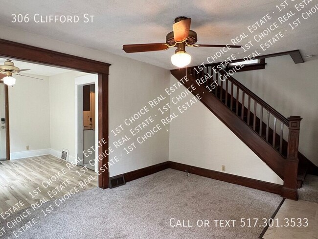 Photo - 306 Clifford St