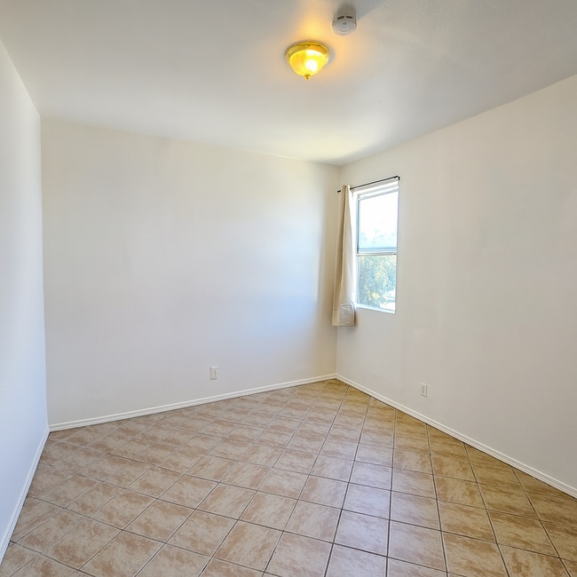 Photo - 2284 Kearney Ave