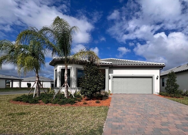 Photo - 837 SE Courances Dr