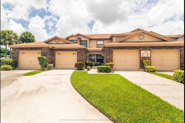 Photo - 300 Crosswinds Dr