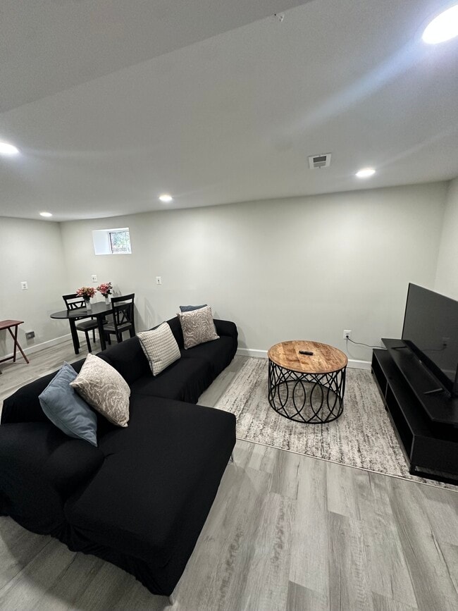Photo - 8303 Navahoe Dr