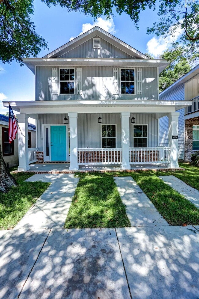 Building Photo - Great location! One block from DeVillier's Square and walking distance to Palafox.