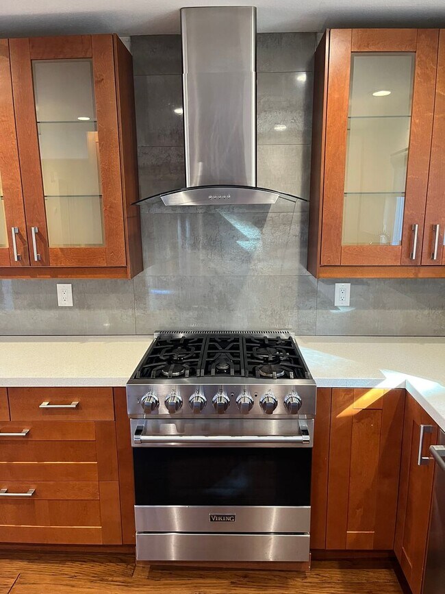 Photo - Modern Living Steps from Downtown Mountain View Shopping & Dining!