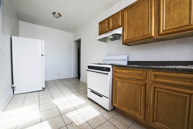 Building Photo - 8000-04 S Drexel Ave Rental
