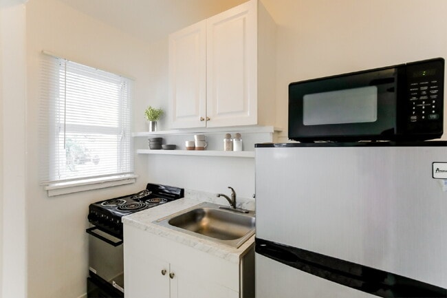 Photo - Newly renovated studio apartment in Hollywood, Florida Unidad J