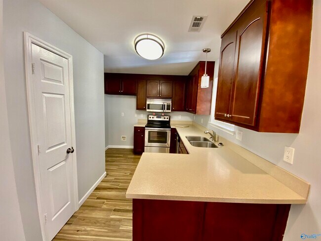 Photo - 304 Harvestwood Ct