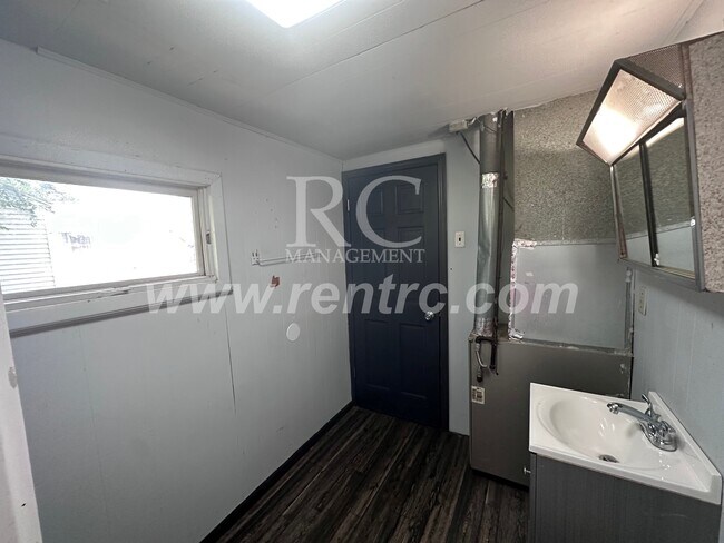 1224-D Marion-