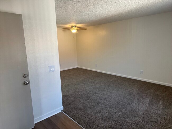 Living Room Entry Way - Villa De La Rosa