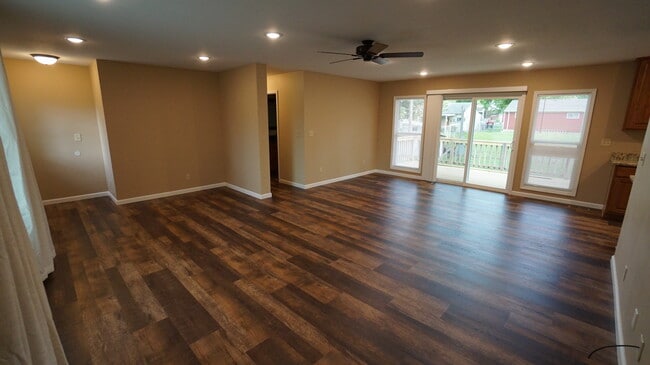 Photo - 2025 Tecumseh Rd