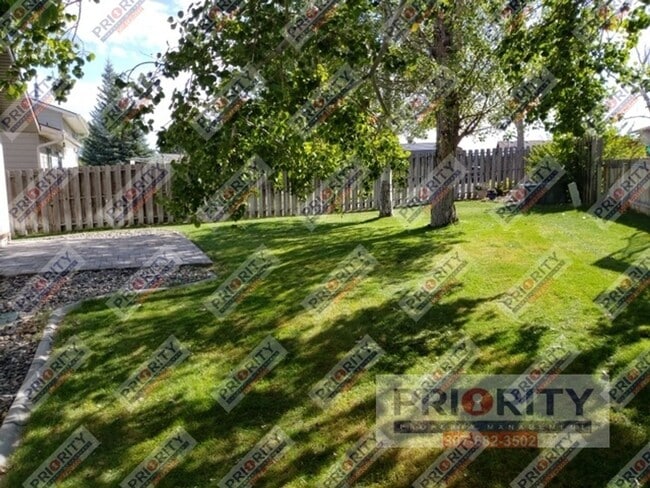 Photo - 3 bedroom, 2.5 bath Single-Family Home