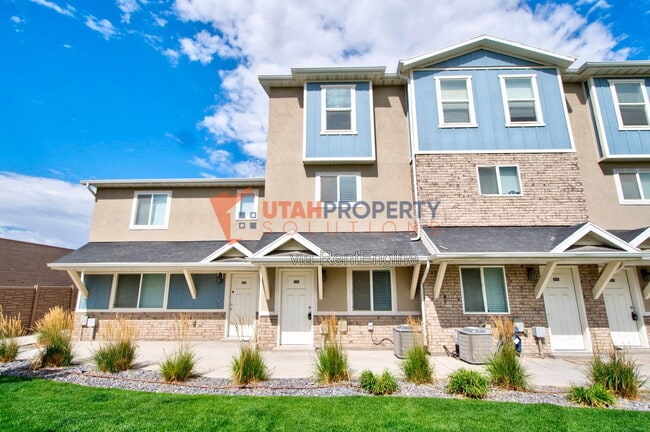 Building Photo - 8166 Broken Spoke Ln