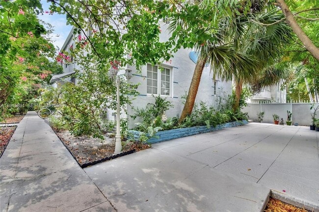 Photo - 1619 Meridian Ave Unit 5