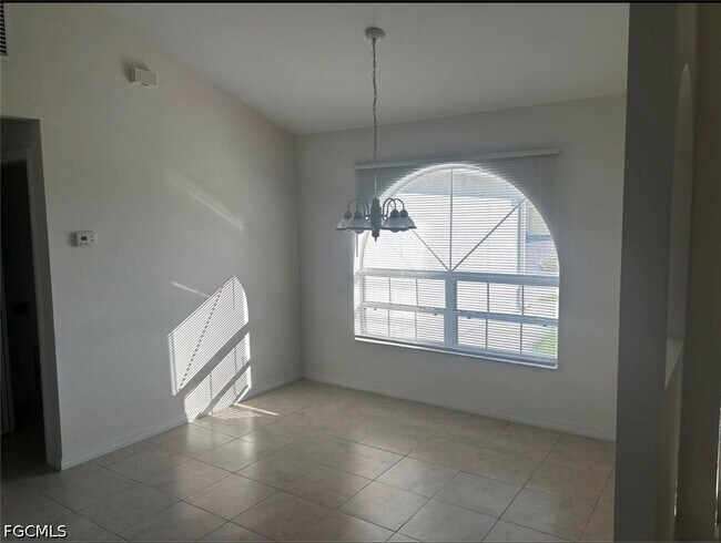 Photo - 3932 18th St W