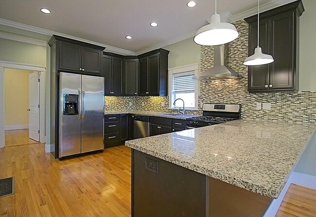 Building Photo - 89 Decatur St Unit 1