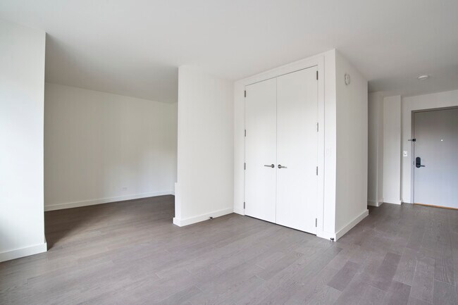 Photo - 220 East 72nd Street