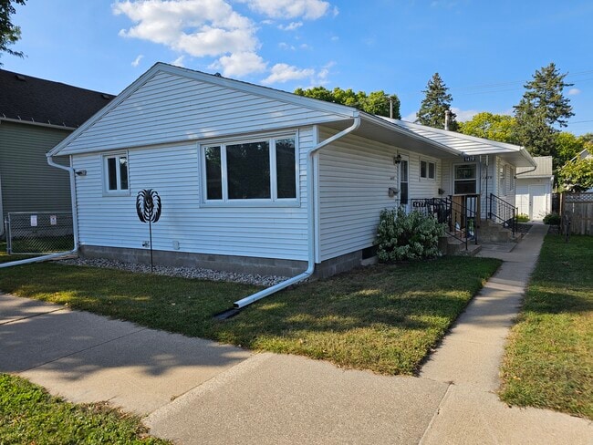 Building Photo - 1479 Redfield St Rental