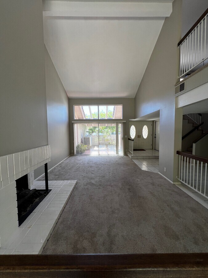 Photo - 633 N Buttonbush Trl