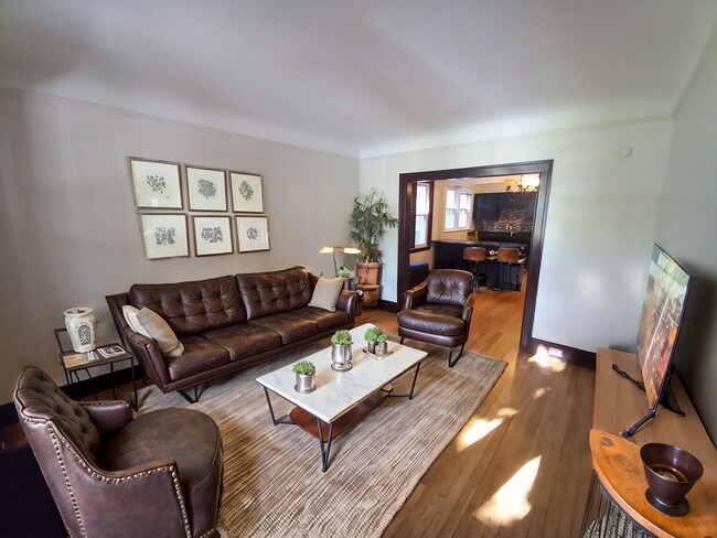 Photo - 837 Beaconsfield Ave Unidad 1S