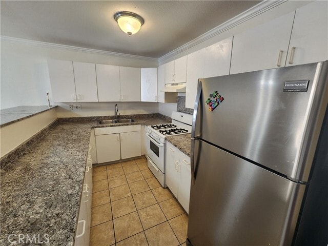 Photo - 14006 Vanowen St