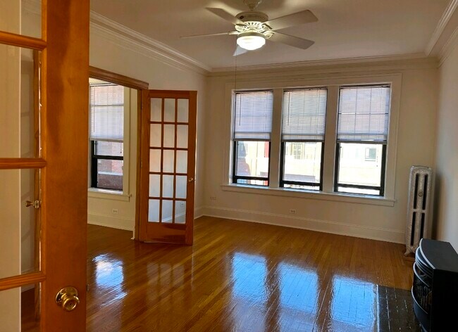 Photo - 1130 W Pratt Blvd Unit 3N