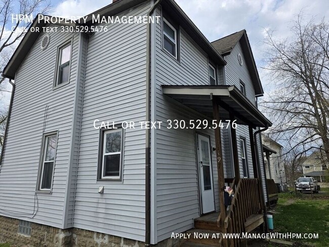Building Photo - 497 Sumner St
