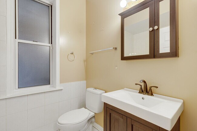 Photo - 931 Brummel St