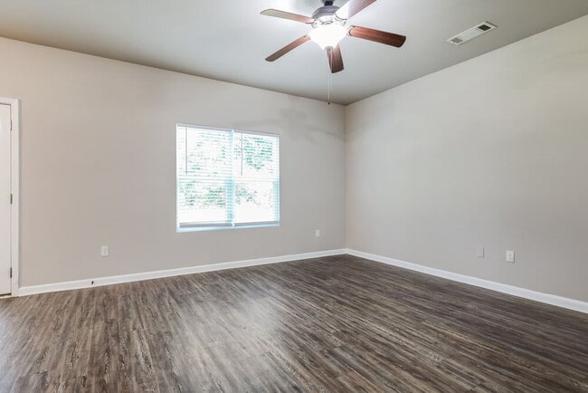 Photo - 1871 Simmons Ln