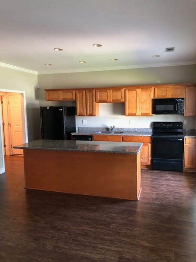 Photo - 2203 Forest Lake Dr