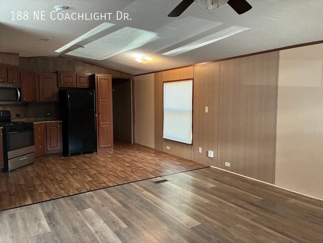 188 Coachlight Dr