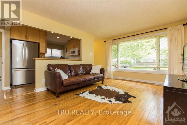 Photo - 1337 Bloomsbury Crescent