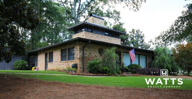Photo - 3-Bedroom 3-Bath Executive Home in Mountain Brook