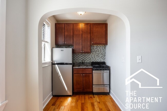 Building Photo - 4546 N Damen Ave Unit 412