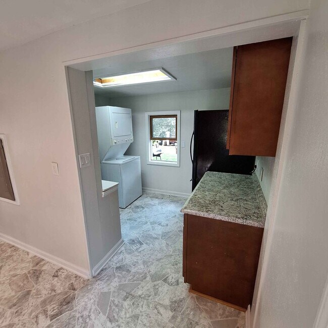 Photo - 631 Broad St Unit Lower