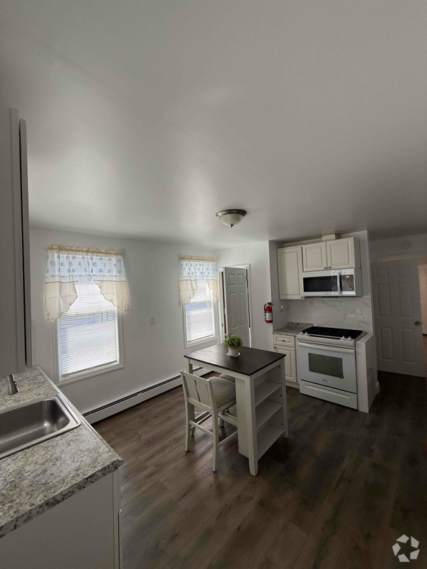 Building Photo - 393 Highland Ave Unit 2 Rental