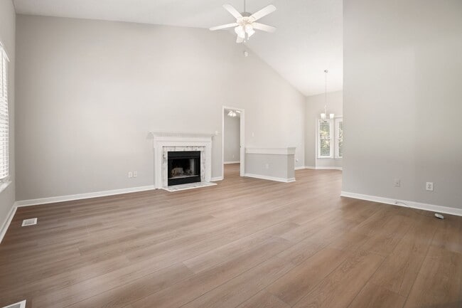 Photo - 2909 Buckboard Ln
