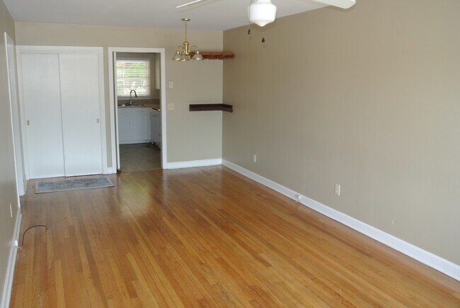 503 E Glenn Ave