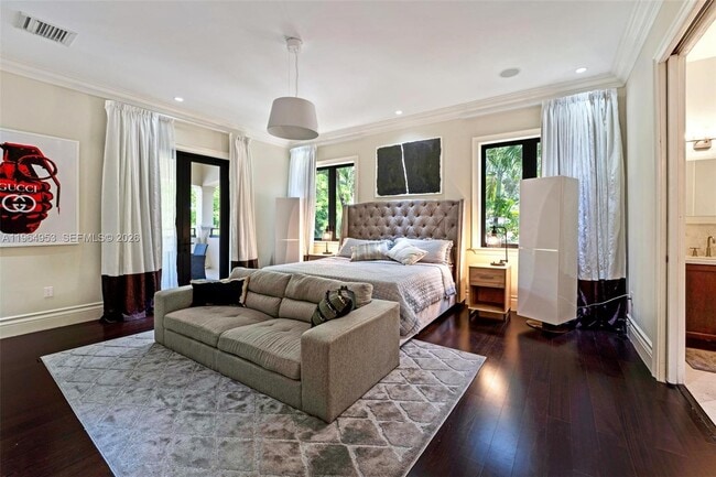 Photo - 2715 Cordova St