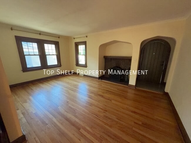 Photo - 3215 44th St