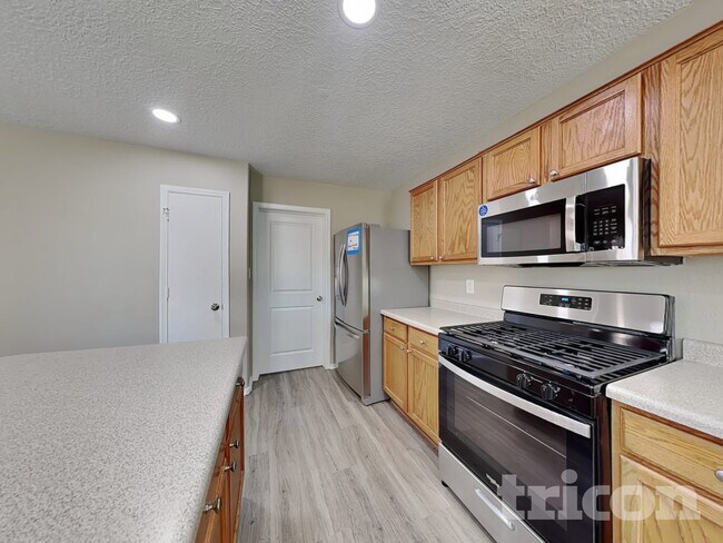 Photo - 6407 Black Hawk Dr NE