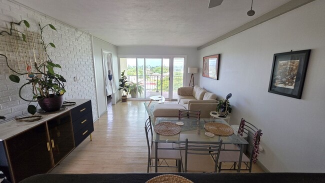 Photo - Enjoy the amazing unobstructed views of Kailua beach from your lanai! Unit 605