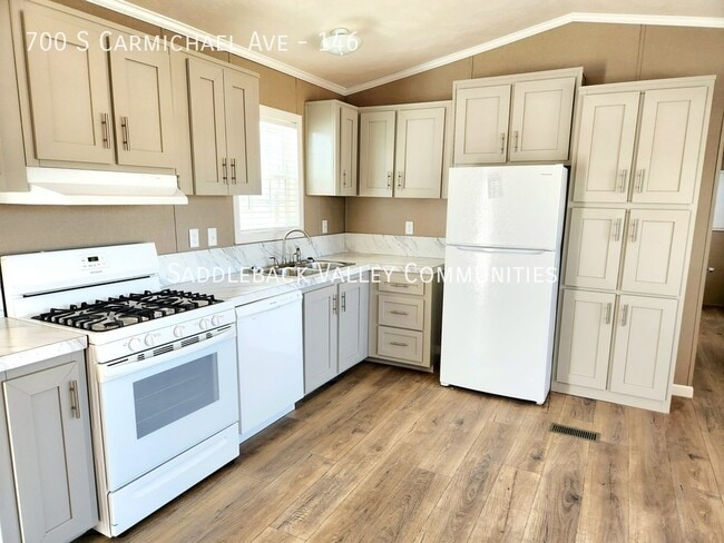 Photo - 700 S Carmichael Ave