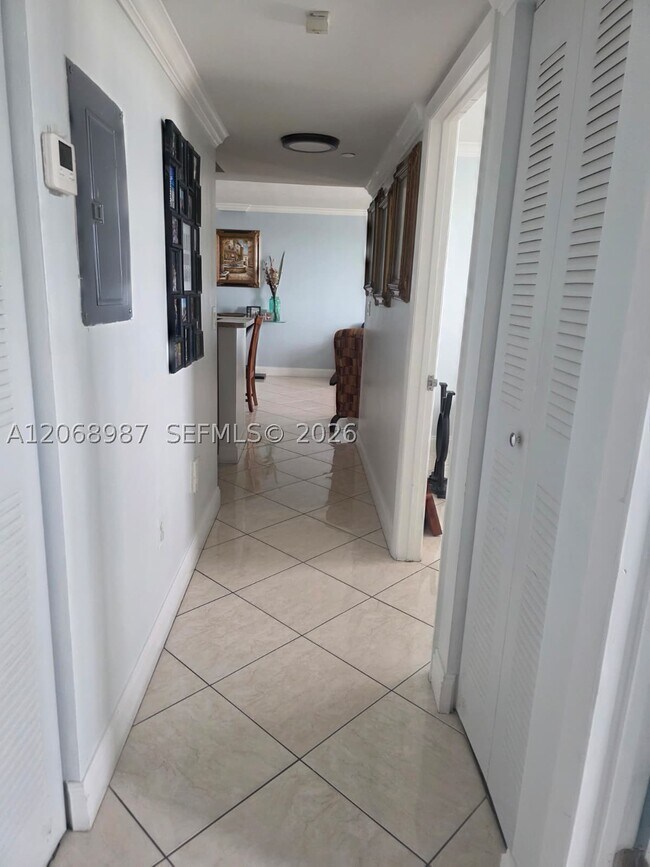 Photo - 1475 SW 8th St Unit 613