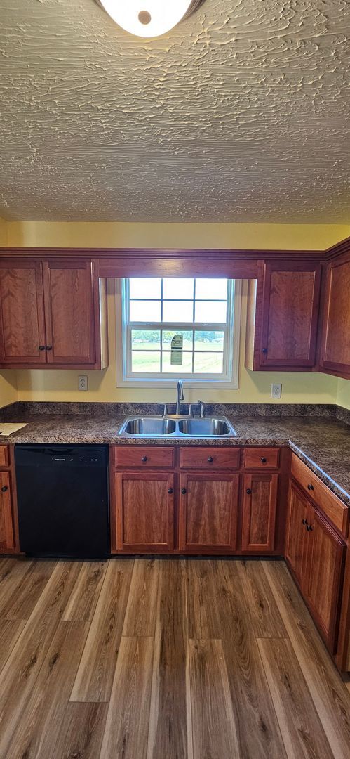 Photo - Spacious Home for Rent!