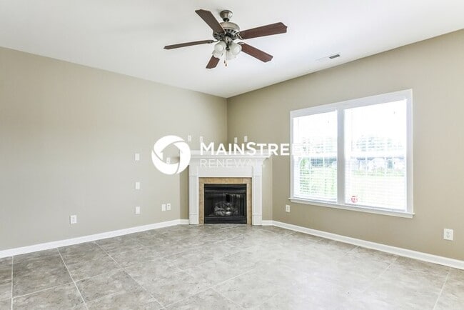 Photo - 4 Bedroom Pet-Friendly Home in Smithfield, NC with Main Street Renewal