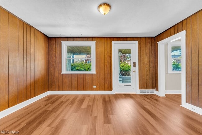 Photo - 8517 Rosewood Ave Unit 1/DN