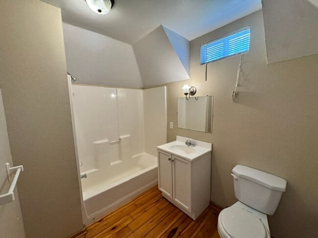 Photo - 3 bed 2.5 baths with new paint, carpet and appliances in Chickasha! ready for move in!