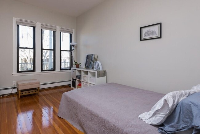 Photo - 15 Trowbridge St Unidad #11