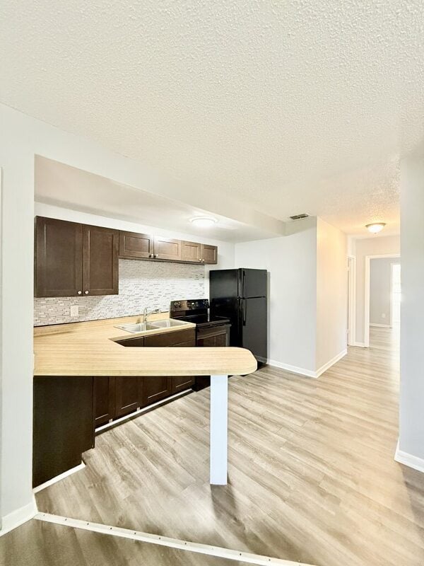 Photo - 725 14th Ave S
