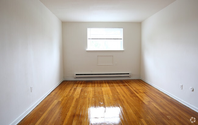 Photo - Oakwood Apartments